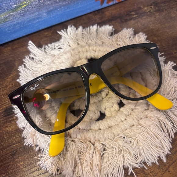 Unisex Ray-Ban 2140 Color: 1000/32 - Black front Yellow interior Size 54 main image 9